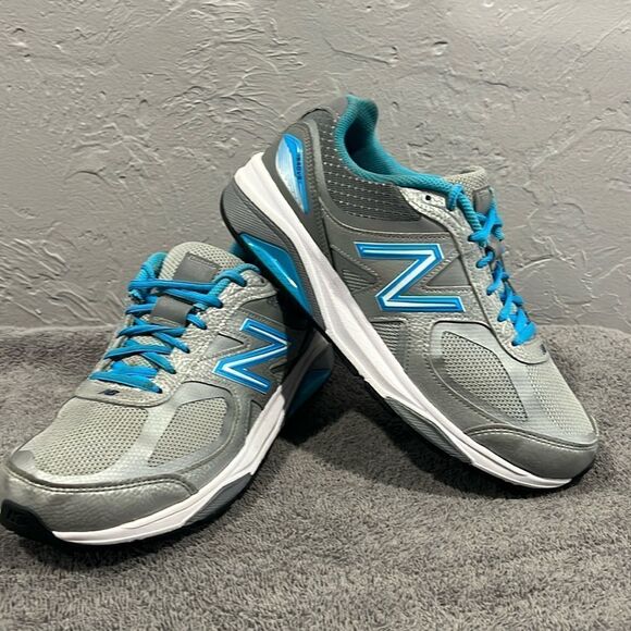 🔥🔥 NEW BALANCE 1540v3 Running Shoes Women Sz 9.5 (2E) Gray/Aqua - EUC - Picture 1 of 14
